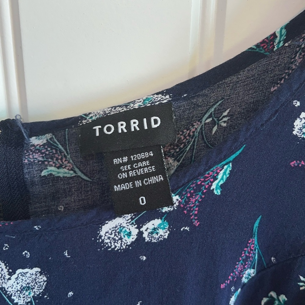 Torrid blouse - Picture 4 of 7